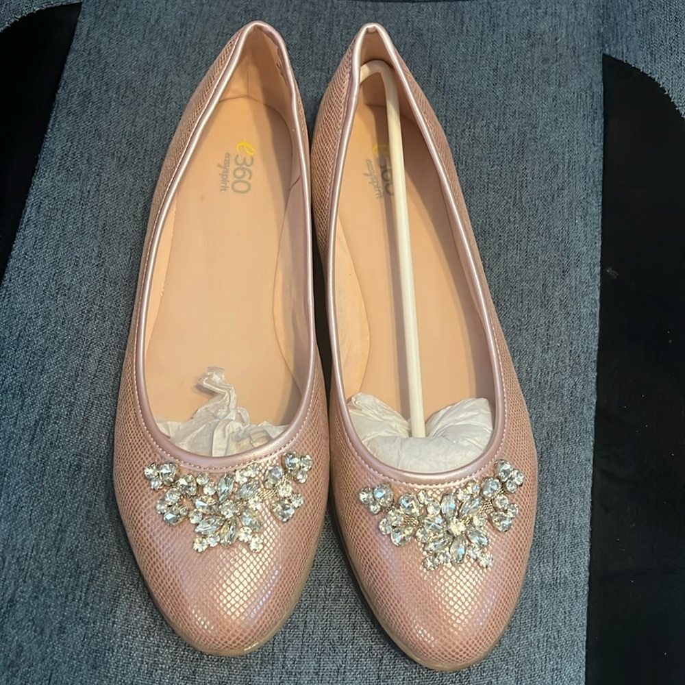 360 easy spirit pink Jeweled flats size 9